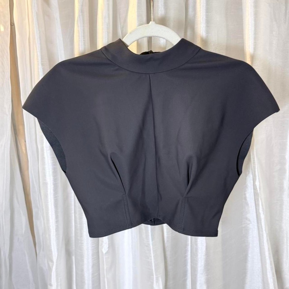 Zara black crop top in a US M